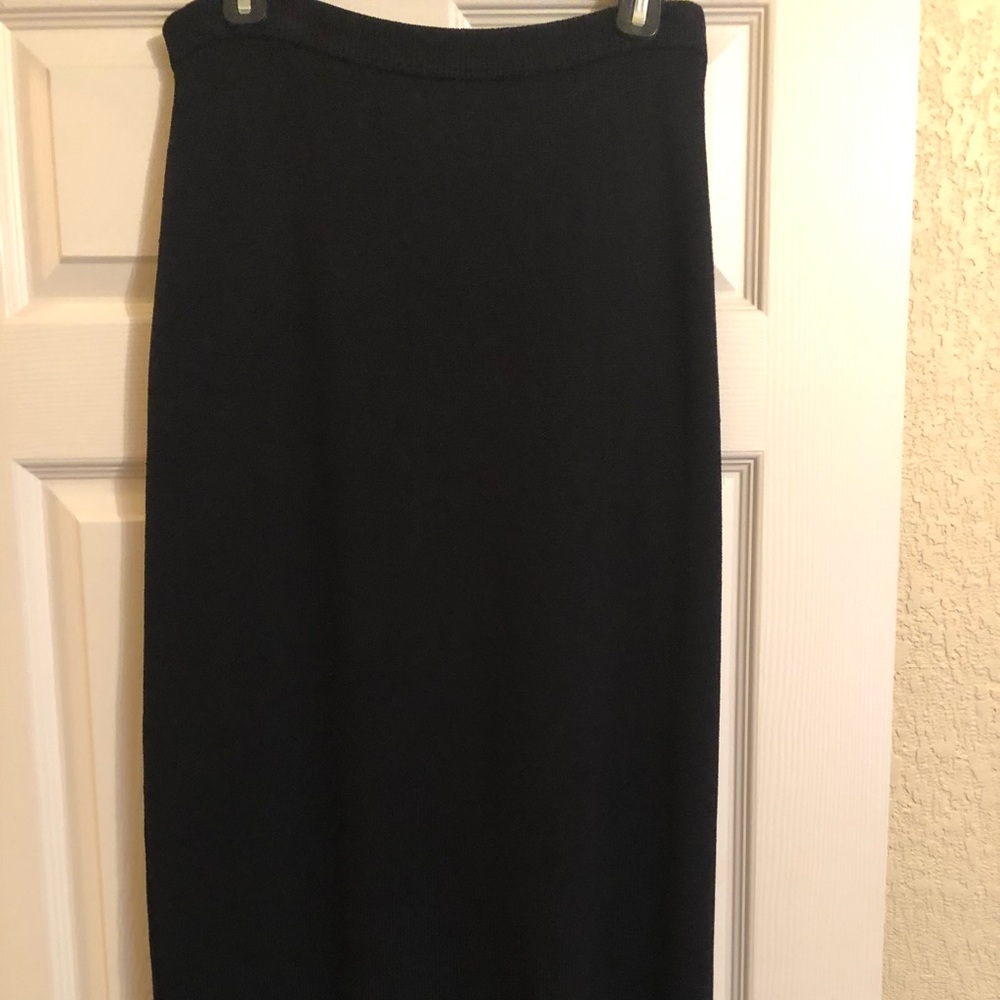 St. John Basics 36 inch mid calf knit skirt